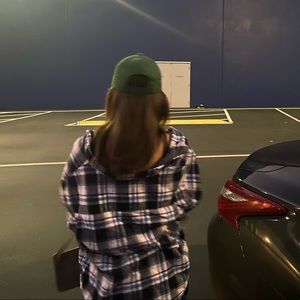 Meet your Posher, Halia